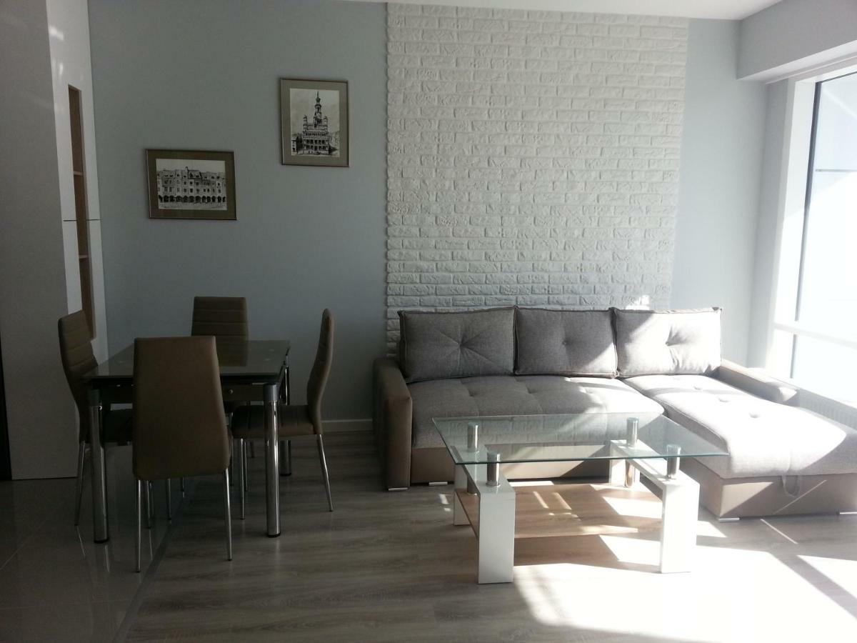 Strict Center Towarowa Appartement Poznań Buitenkant foto