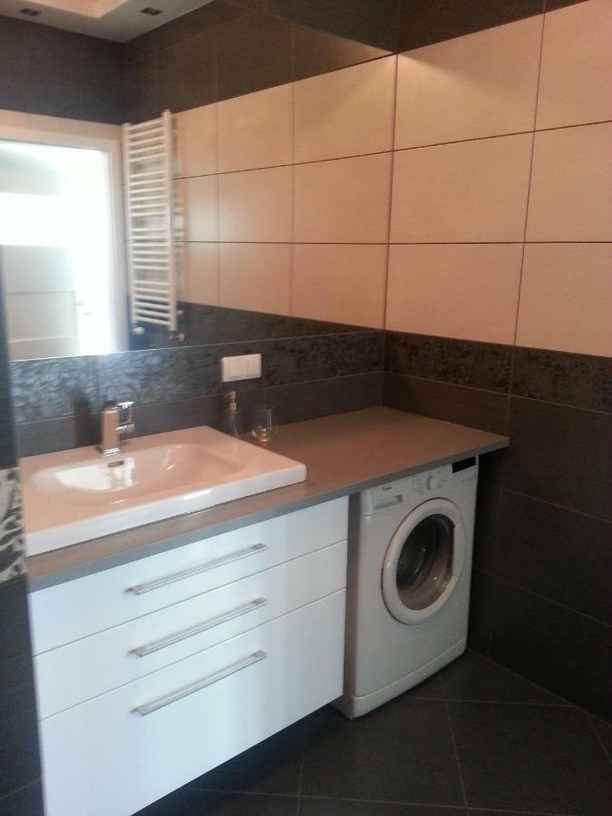 Strict Center Towarowa Appartement Poznań Buitenkant foto