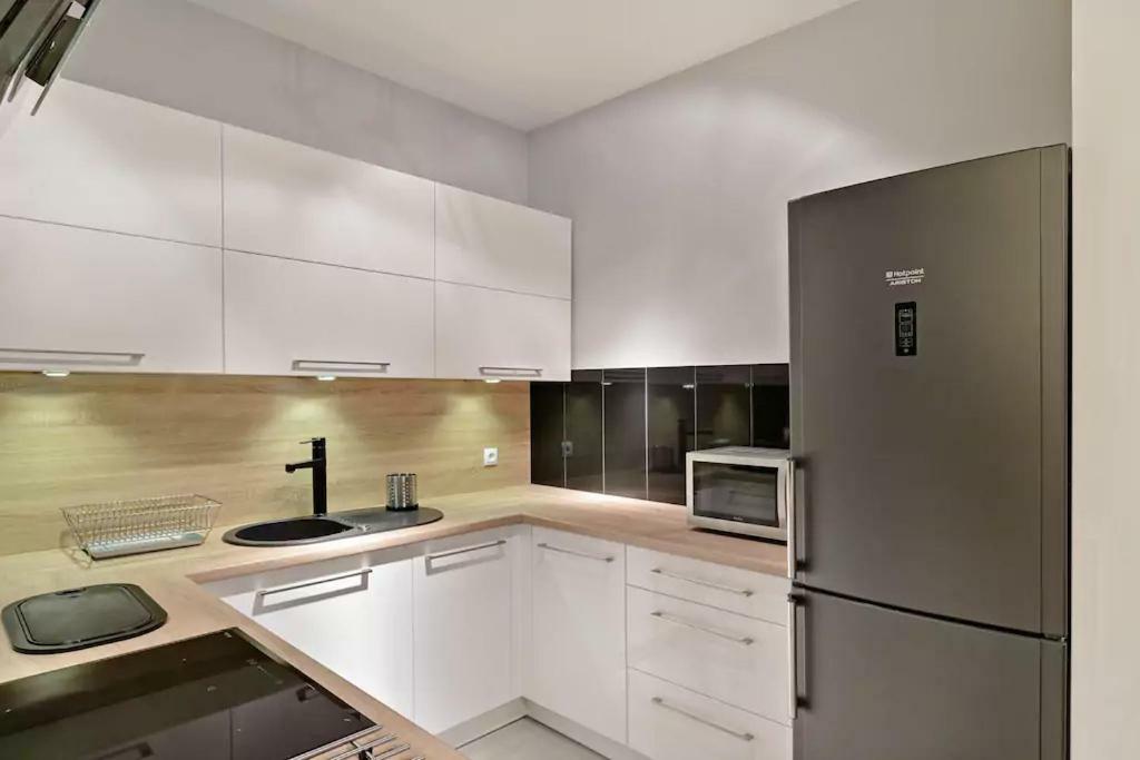 Strict Center Towarowa Appartement Poznań Buitenkant foto