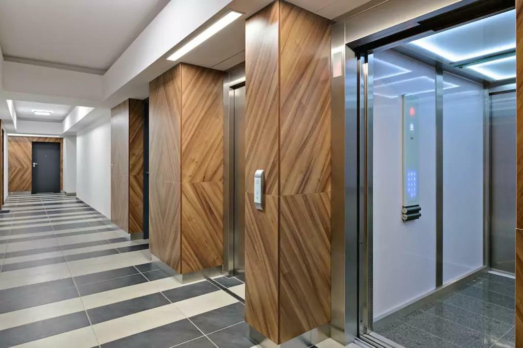 Strict Center Towarowa Appartement Poznań Buitenkant foto